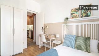 Alquiler Piso en Goya. Habitación en piso compartido de 8 habitaciones en alquiler en g
