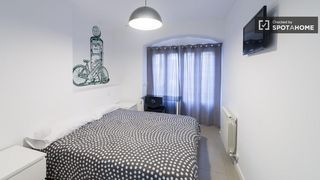 Affitto Appartamento in Sol. Habitación ideal en piso compartido en puerta del sol, madrid