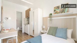 Alquiler Piso en Goya. Habitación en piso compartido de 8 habitaciones en alquiler en g
