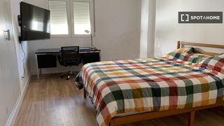 Rent Flat in Casco Antiguo. Habitación piso de 5 habitaciones en alquiler en cartagena