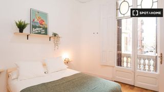 Rent Flat in Putget - Farró. Se alquila habitación en piso compartido en vila de gràcia, barc