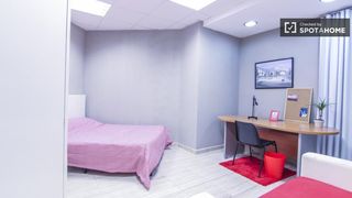 Rent Flat in Sant Francesc. Habitación en un piso compartido de 6 habitaciones en sant franc