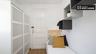 Rent Flat in Putget - Farró. Acogedora habitación en alquiler en un apartamento de 5 dormitor