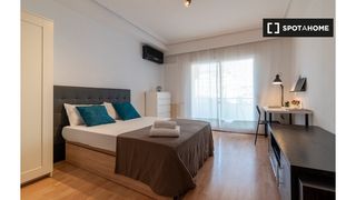 Miete Etagenwohnung in Pacífico. Habitación en piso compartido de 5 habitaciones en pacífico, mad