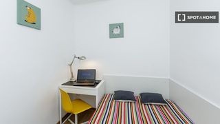 Lloguer Pis a Collblanc. Se alquila habitación en piso compartido de 4 habitaciones en co
