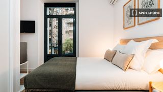 Affitto Appartamento in Pacífico. Se alquila habitación en piso compartido en barcelona
