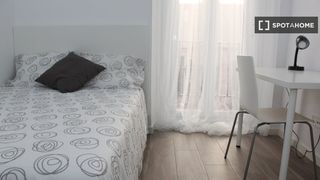 Affitto Appartamento in Palacio. Habitaciones en apartamento de 4 habitaciones en madrid