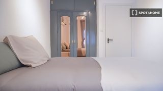 Location Appartement à Almendrales. Habitaciones para alquilar en apartamento de 5 dormitorios en ma