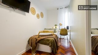 Location Appartement à Canillas. Habitación en un piso compartido de 6 habitaciones en alquiler e