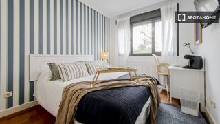 Affitto Appartamento in Sanchinarro. Se alquila habitación en piso compartido de 8 habitaciones en va