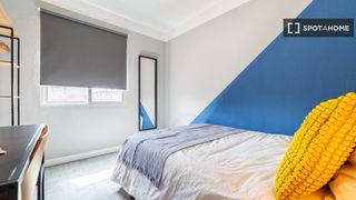 Affitto Appartamento in Pavones. Se alquila habitación en pavones, madrid.