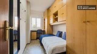 Lloguer Pis a Besòs - Maresme. Habitación en piso compartido de 5 habitaciones en el besòs i el