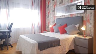 Affitto Appartamento in Valdebernardo-Valderribas. Habitación en piso compartido de 5 camas en valdebernardo, madri