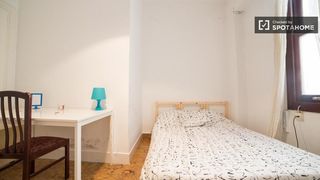 Rent Flat in Sant Francesc. Habitación en piso compartido en alquiler en el mercat, valencia