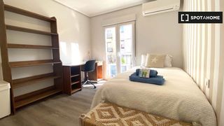 Miete Etagenwohnung in Gaztambide. Habitación equipada en apartamento de 6 dormitorios en argüelles