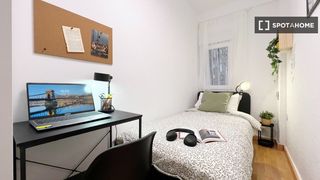 Alquiler Piso en Quintana. Habitaci�n en piso compartido en quintana, madrid.
