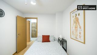 Lloguer Pis a La Roqueta. Se alquila habitación en piso de 5 dormitorios en valencia