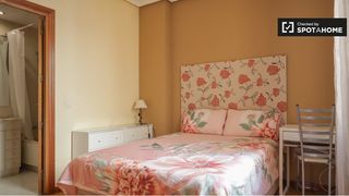 Alquiler Piso en Palos de Moguer. Se alquila habitaci�n en palos de moguer, madrid