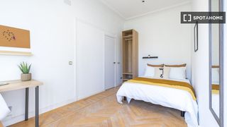 Alquiler Piso en Argüelles. Habitación en piso compartido de 18 habitaciones en argüelles, m