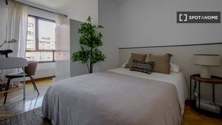 Miete Etagenwohnung in Estrella. Se alquila habitación en piso de 6 habitaciones en estrella, mad