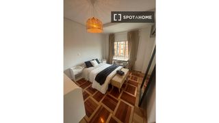 Rent Flat in Pacífico. Habitación en piso compartido en alquiler en pacífico, madrid