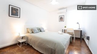 Rent Flat in Peñagrande. Habitación en piso compartido en alquiler en peñagrande, madrid