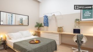 Alquiler Piso en Raval. Se alquila habitaci�n en piso compartido en la dreta de leixampl