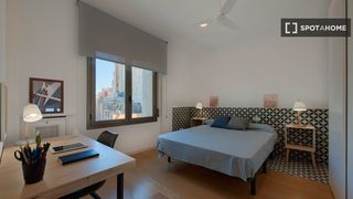 Affitto Appartamento in Putget - Farró. Se alquila habitación en piso de 7 habitaciones en barcelona