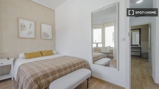 Location Appartement à Almendrales. Espectacular habitación en alquiler en piso de 5 habitaciones en