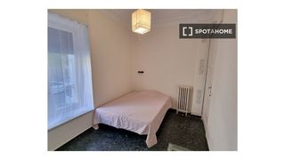 Rent Flat in Argüelles. Se alquila habitación en piso de 4 dormitorios en argüelles, mad