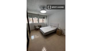 Lloguer Pis a Altozano - Conde Lumiares. Se alquila habitación en piso compartido de 5 habitaciones en al