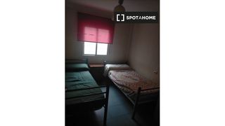 Rent Flat in Centro Ciudad. Habitación compartida en alquiler paterna, valencia
