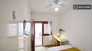Rent Flat in Barrio Peral-San Félix. Habitación en piso compartido en alquiler, cartagena