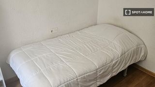 Location Appartement à Camino de Ronda. Habitación compartida, camino de ronda, granada.