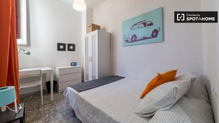Location Appartement à Gran Via. Acogedora habitación en un apartamento de 6 dormitorios, leixamp