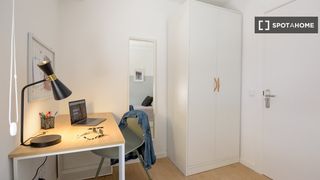 Lloguer Pis a Albors. Se alquila habitación en piso de 5 dormitorios en valencia