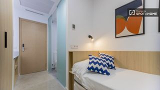 Miete Etagenwohnung in Alfara del Patriarca. Se alquila habitación en piso compartido de 70 habitaciones en m