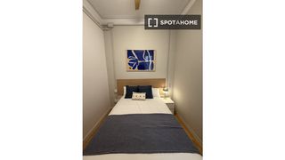 Rent Flat in Sant Antoni. Habitación en piso compartido en barcelona.