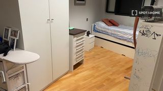 Rent Flat in Pinar del Rey. Habitación en piso compartido en alquiler en pinar del rey, madr