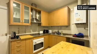 Rent Flat in Dreta de l´Eixample. Se alquilan habitaciones en apartamento de 6 dormitorios en barc