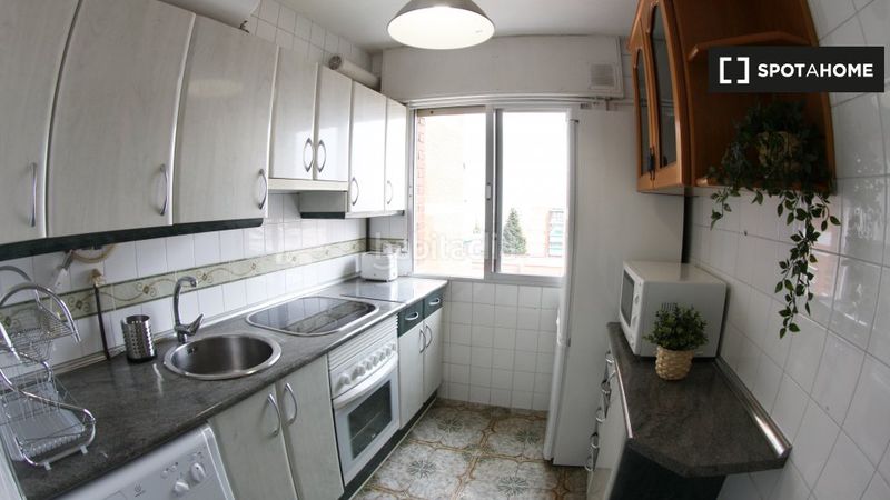 Foto 0f8958ff-def1-4459-b289-b6d583dc22ec. Rent flat with heating in Aluche Madrid