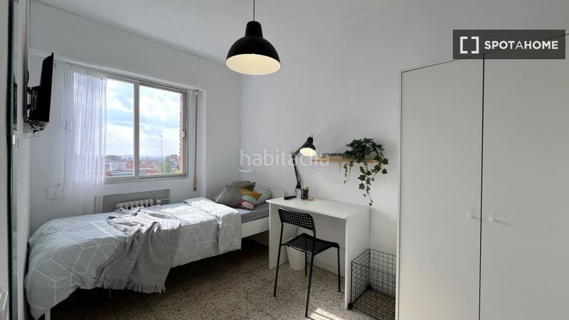 Foto 9bcdd534-38a6-46eb-b09a-2f849176e2f6. Rent flat with heating in Aluche Madrid