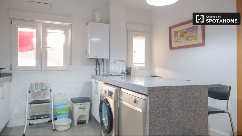 Foto 443c66a1-fc46-47e3-8e2f-f3a551c910b9. Rent flat with heating in Valdezarza Madrid