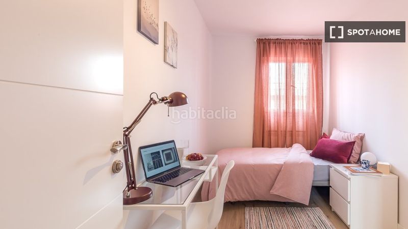 Foto 8550d2f9-721b-4207-b611-2c4e25cc5f38. Rent flat with heating in Moscardó Madrid
