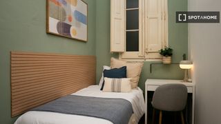 Affitto Appartamento in La Nova Esquerra de l´Eixample. Habitaciones en alquiler en piso de 5 habitaciones en barcelona!