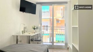 Lloguer Pis a El Castell. Habitación en piso compartido en alquiler en burjassot, valencia