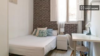 Lloguer Pis a Cortes-Huertas. Habitación compartida en alquiler en embajadores, madrid