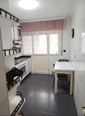 Flat in La Calzada. Piso en la calzada