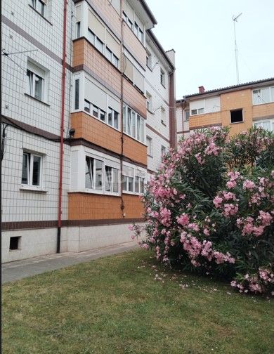 Foto cabb0992-6633-411d-bd5f-7d1e7f62a2a3. Pis amb calefacció a La Calzada Gijón