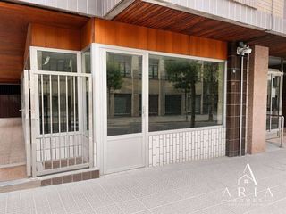 Local Comercial  Rafaela ybarra kalea. Local en venta en deusto, con gran escaparate